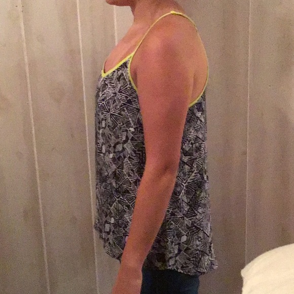 Patterned tank top - Picture 2 of 6